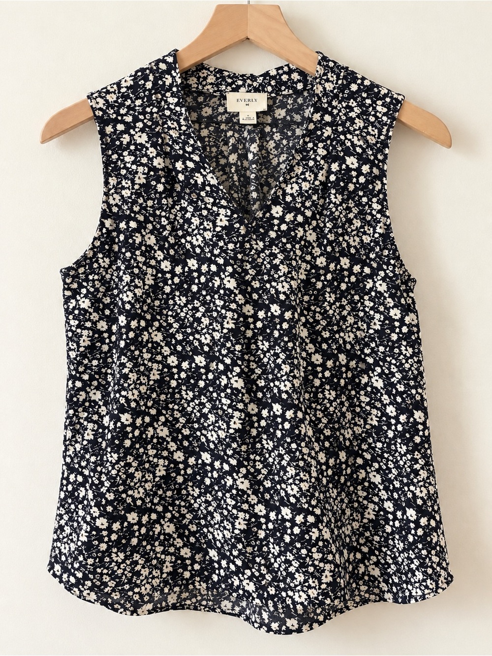 Everly Navy Floral Sleeveless V-Neck Camisole